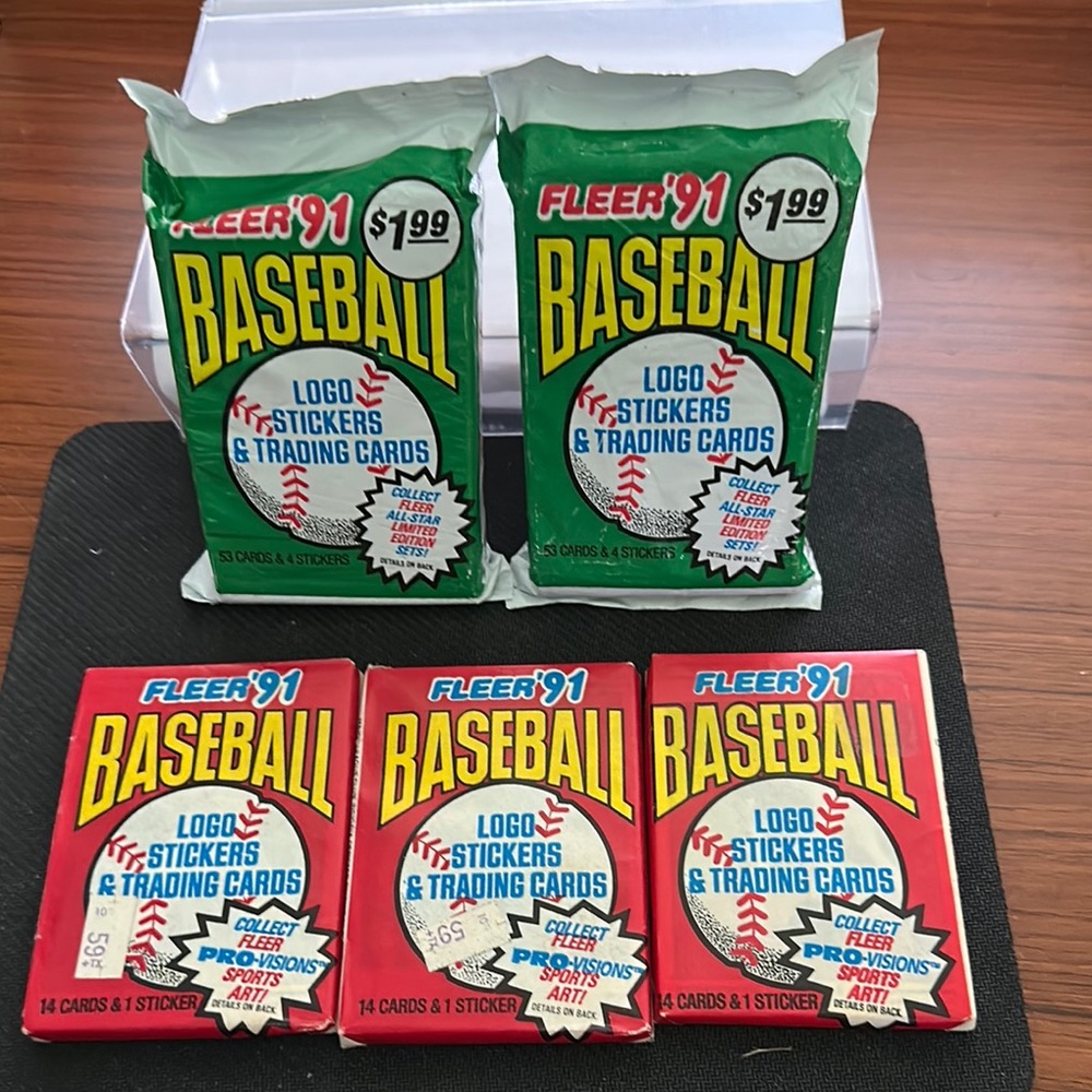 Fleer Baseball Card Game - Green and Red